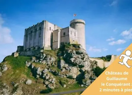 Charme Et Confort Dans Le Centre-ville De Quartier Calme - Lares Apartman *