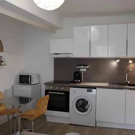 Apartman Charme Et Confort Dans Le Centre-ville De Quartier Calme - Lares Falaise