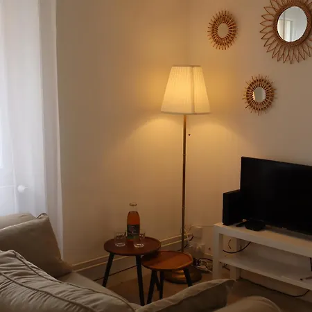 Charme Et Confort Dans Le Centre-ville De Quartier Calme - Lares