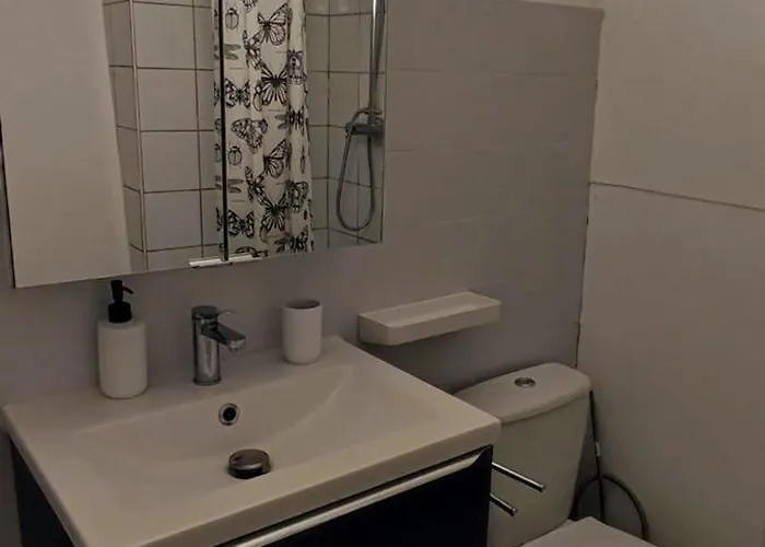 Lejlighed Charme Et Confort Dans Le Centre-ville De Quartier Calme - Lares Falaise (Calvados)